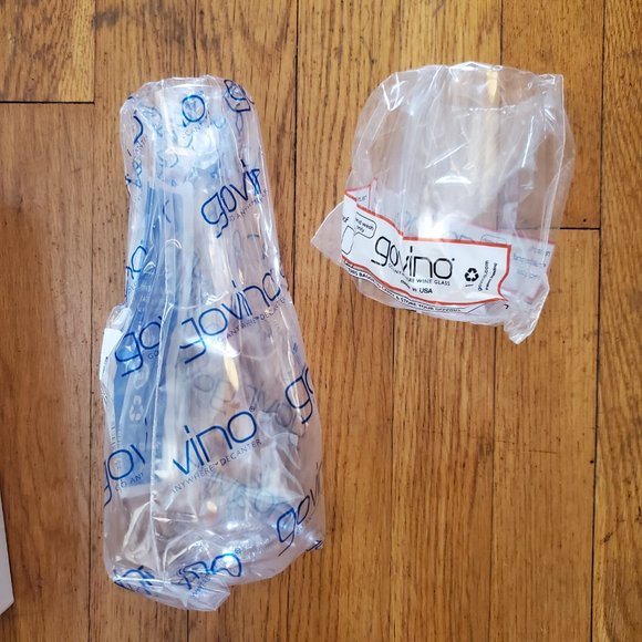 Govino 28oz Travel Wine Carafe Decanter  + Glass Set - NIB - Picture 2 of 8